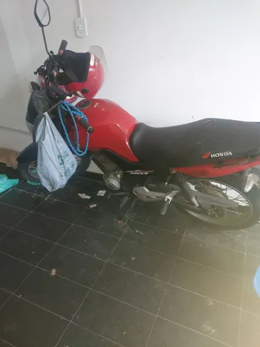 Vê tô está moto start 160, gasolina em pleno funcionamento, nada pra fazer é pegar e rodar