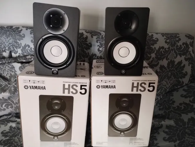  Monitor Yamaha HS5 