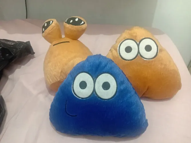 3 Pelúcias do Pou