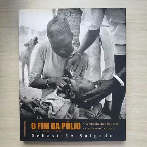 Livro O Fim da Polio, de Sebastião Salgado