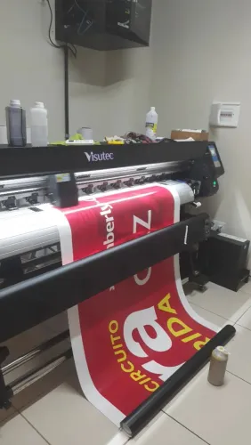 Impressão de Adesivos e Lonas. 