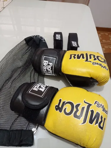 Luvas Boxe 12 OZ Muay Thai + bandagem + bolsa. OBS: Retirar no local.