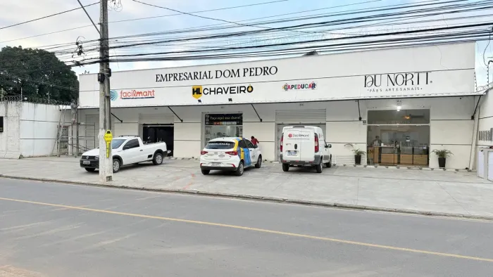Alugo de sala comercial no tabuleiro