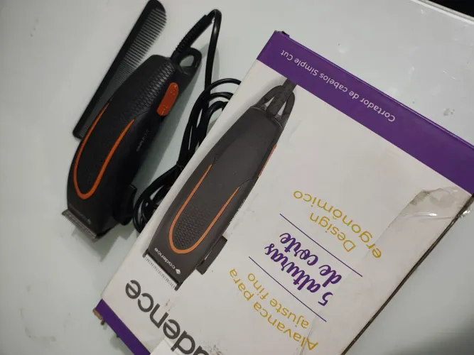 Máquina de Cortar Cabelo Cadence Simple Cut acompanha pente(NOVA)
