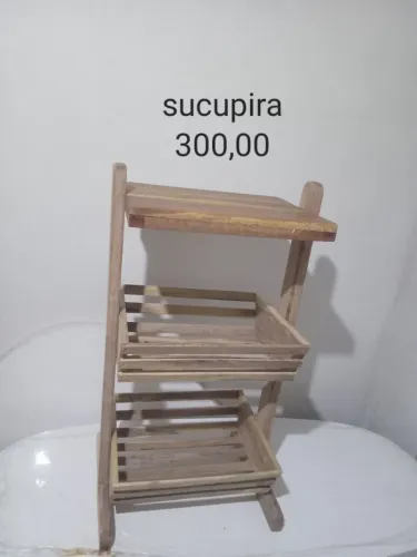 Fruteira de madeira