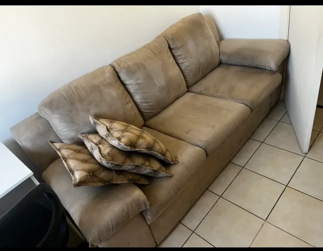 Sofa 3 lugares macio cor beje