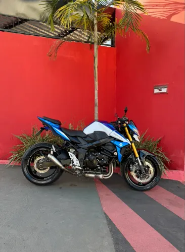SUZUKI GSR 750 2016 !!!
