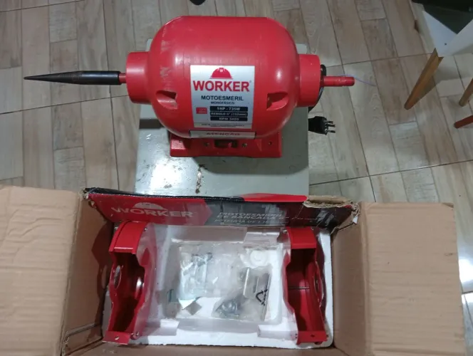 Motoesmeril monofásico Worker 1HP-735W Rebolo 6 RPM 3450 excelente