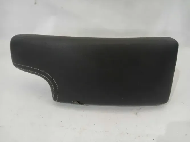 APOIO BRAÇO CONSOLE RENAULT FLUENCE 2011/2018 DETALHE