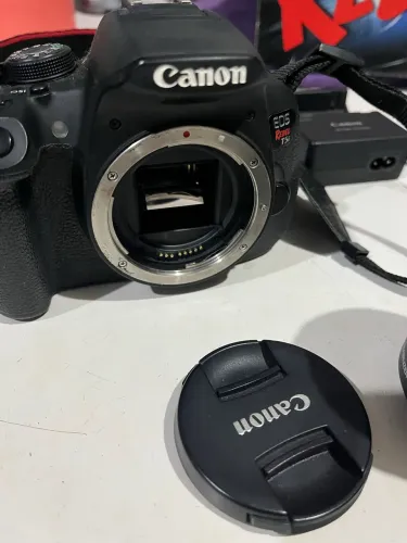 Canon EOS Rebel T5i + Lente 18-55mm IS STM - Completa e em ótimo Estado