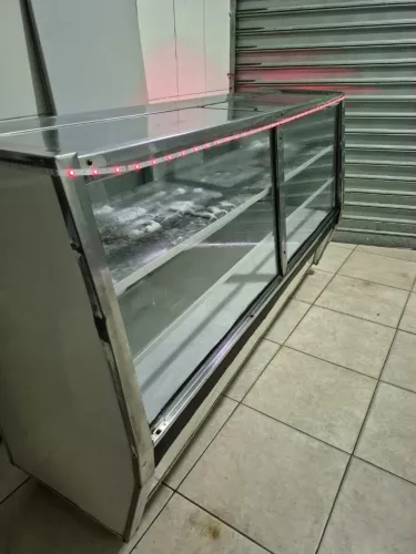 Freezer balcão funcionando perfeitamente