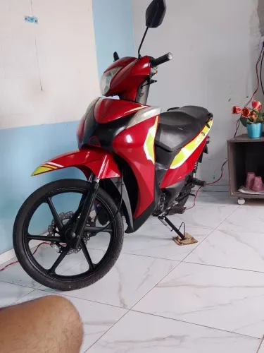 Vendo Shineray 50 toda boa certinha sem multa e emplacada