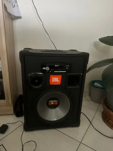 Caixa BOB JBL e Taramps 