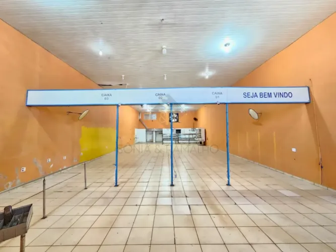 Salão comercial com casa de fundo para locação no bairro Vila Mariana, em Ribeirão Preto/S