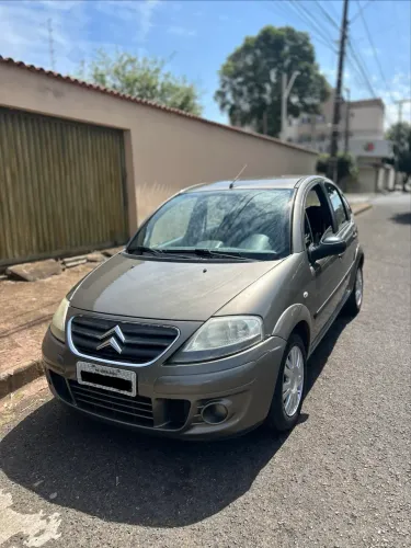 Citroen C3 GLX 1.4/ GLX Sonora 1.4 Flex 8V 5P 2011