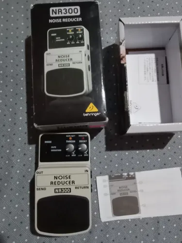Behringer noise reductor NR-300 - sem detalhes