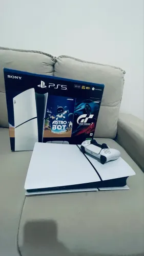 Ps5 slim 825gb dois jogos astro bot , gran turismo 