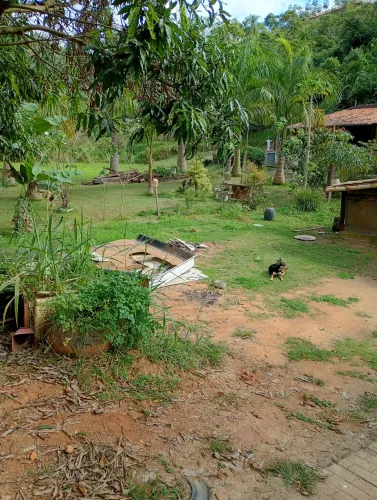 Casa na fazenda da grama.