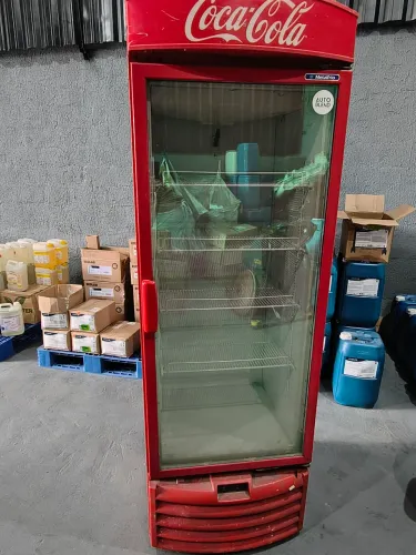 Geladeira Metalfrio Coca Cola semi nova