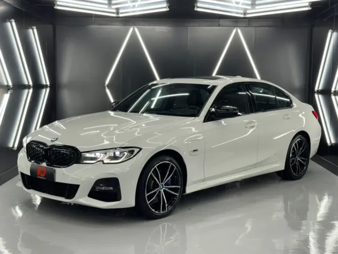 BMW 330E M Sport 2.0 Turbo Híbrido AU 2022