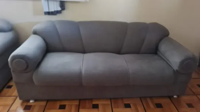 SOFA 2 E 3 LUGARES REFORÇADO COR CINZA