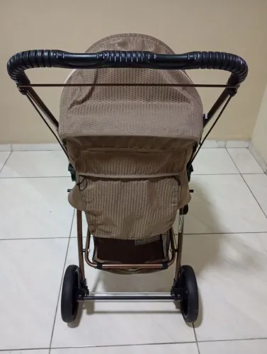 carrinho de bebê