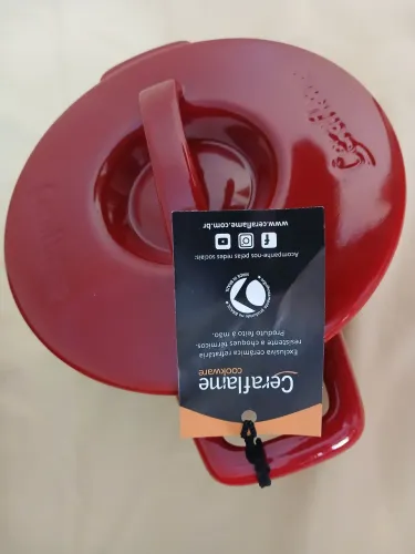 JOGO DE 05  PANELAS COM TAMPA E FRIGIDEIRA CERAFLAME  VERMELHO MAGENTA 