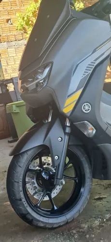 Yamaha NMax 160 SE. 23/24