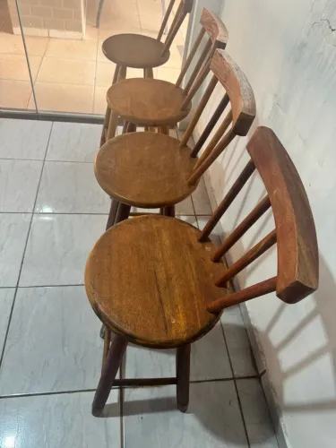 Banqueta de madeira