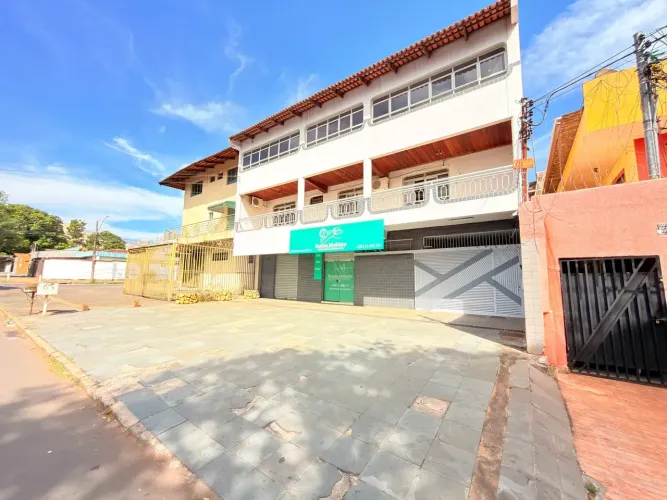 Sobrado triplex com 4 Suítes Setor Leste Vila Nova