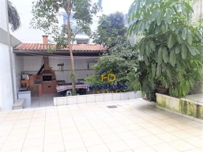 Próximo ao Museu do Ipiranga.