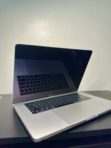 macbook pro 15 2018