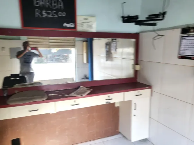 Bancada para salão com espelho.zap 9 *