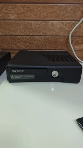 Xbox 360 Slim com Kinect + Desbloqueio com HD 60 jogos 