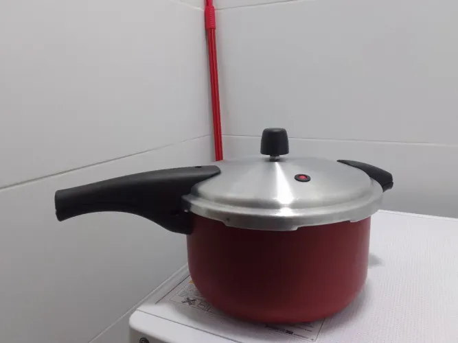 Panela de pressão Tramontina 6 litros
