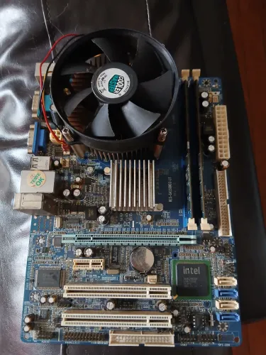 Placa mãe + 2 memória + processador + coller