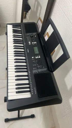 Teclado Yamaha Psr e375 61 teclas pedal sustain + suporte ?