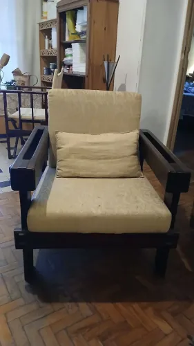 Poltrona anos 70 Madeira Maciça Imbuia com regulagem no encosto.