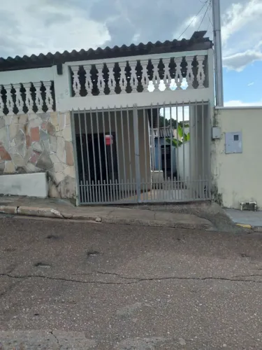 Alugo uma kitnet no bairro Areão, ótima localização