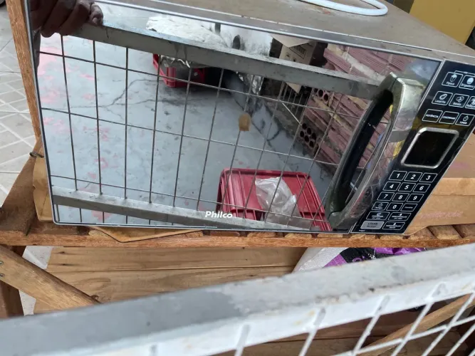 Vendo microondas com defeito