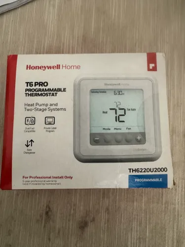 Termostato programável Honeywell T6 Pro - TH6220U2000