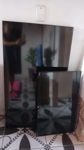 Duas Tvs para concerto.300.00as duas.uma de55 outra de 32