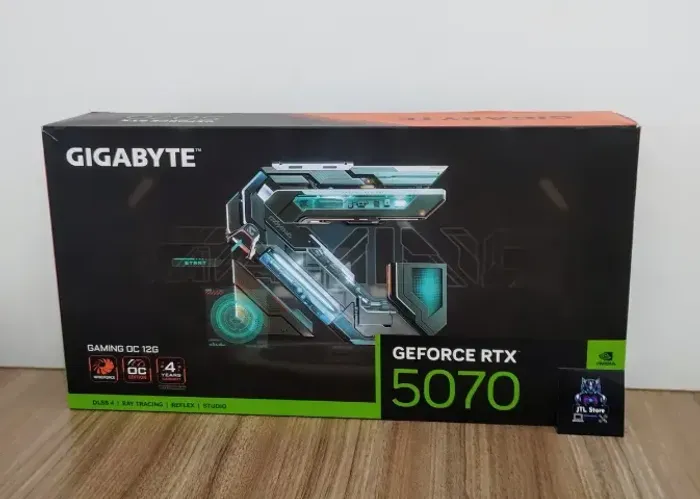 Placa De Vídeo Gigabyte Nvidia Gaming Oc Rtx 5070 12gb