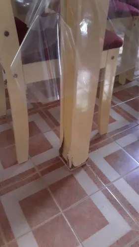 Mesa com 6 cadeiras