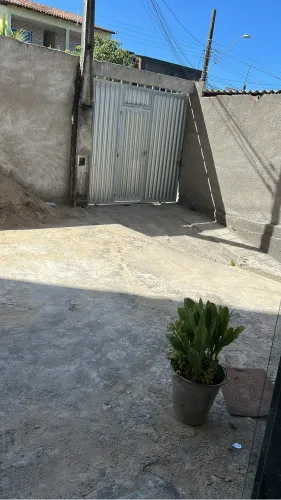 Aluga-se casa