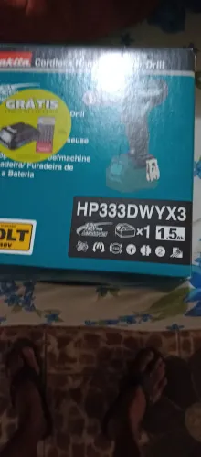 Parafusadeira com pouco uso na caixa