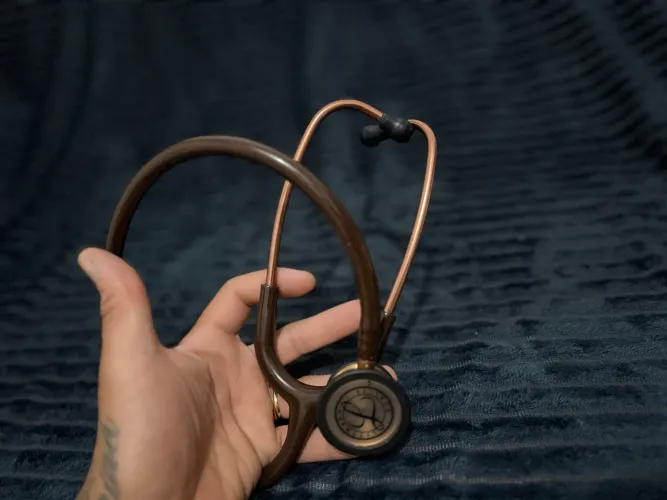 3M Littmann Classic III, uma das ferramentas mais tradicionais