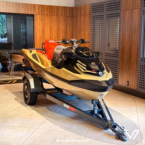 Jet Ski SeaDoo Rxt-X 325 2025 c/ 3 horas de uso C/ Carretinha