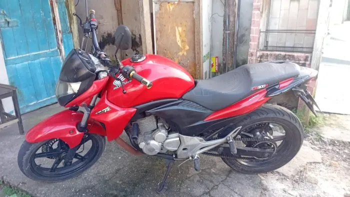 HONDA CB 300 QUITADA E SELADA 