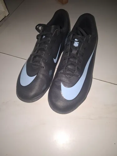 Chuteira Nike Society